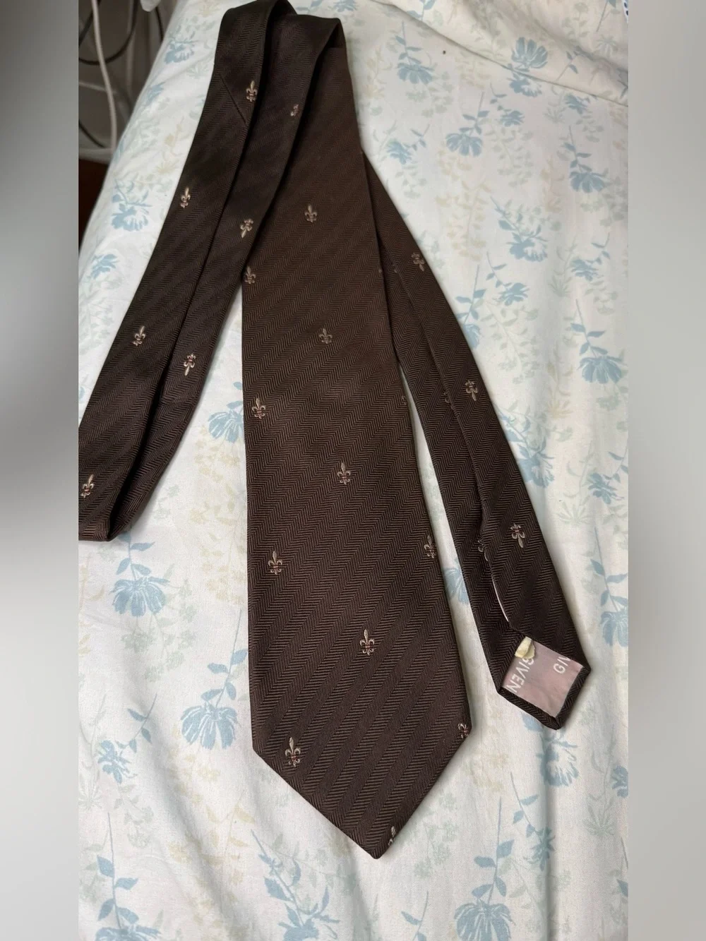 Givenchy Gentlemen Paris Silk Tie Brown Fleur De Lis Chevron Weave